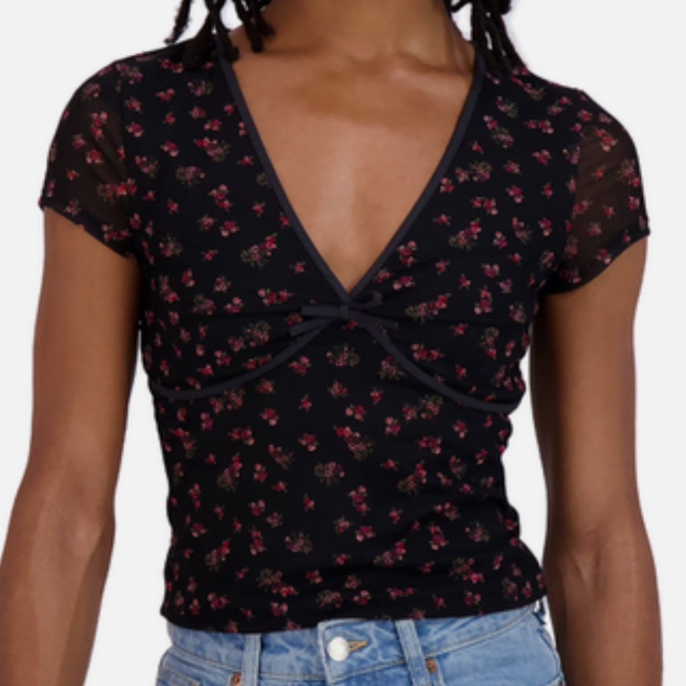 Aeropostale Mesh VNeck Floral Cropped Top